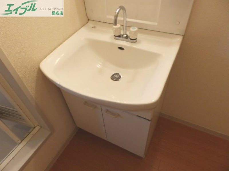 洗面設備　同物件別部屋写真