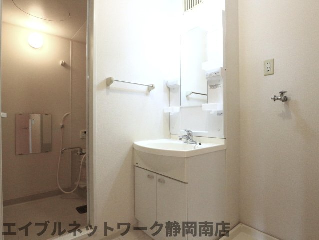 バルコニー　陽当たり良好なバルコニーです