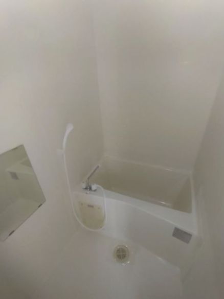 バス・シャワールーム　※同物件・反転タイプの写真です。
