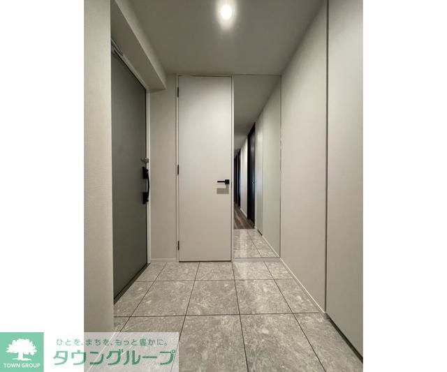 HARUMIFLAG SUN VILLAGE B棟の玄関写真