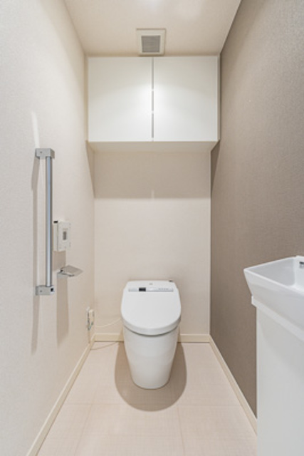 トイレ　※写真は同タイプ住戸です。