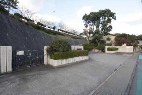 中学校　遠賀町立遠賀南中学校（中学校）まで1661m