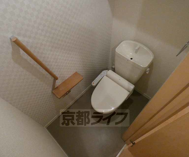トイレ　清潔感のある洋式トイレです。