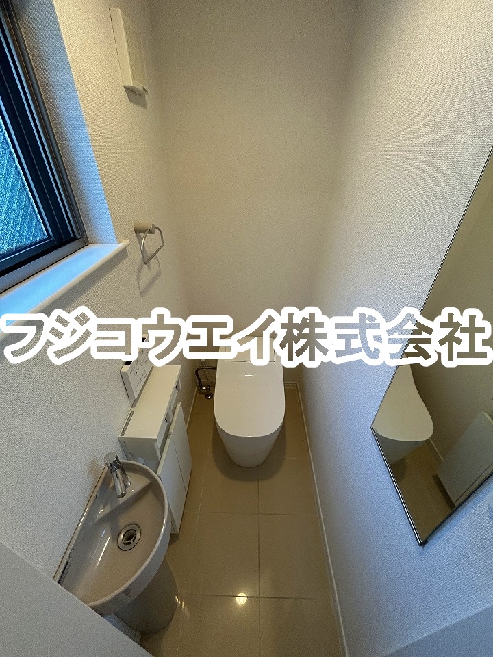 東京メトロ有楽町線 氷川台駅 徒歩10分 2階建 築16年のトイレ写真