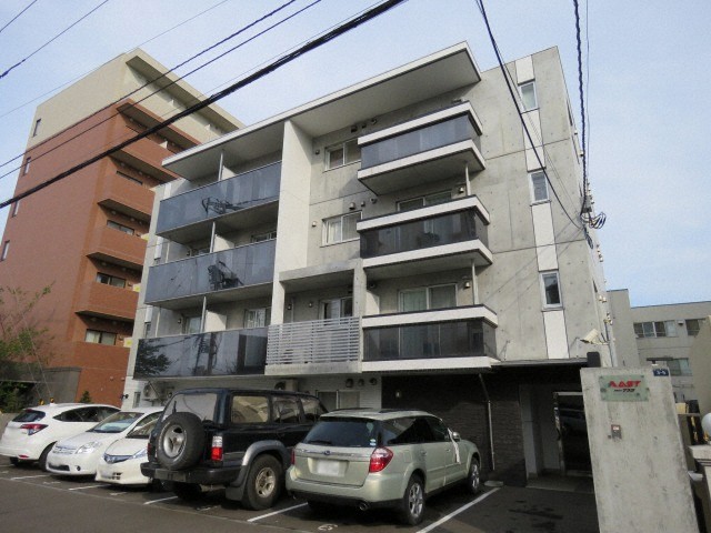 建物外観　☆物件名【コローレ菊水】とお伝え下さい！