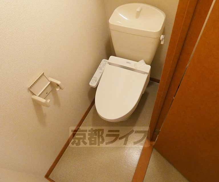 レオパレスヴィルヌーブ醍醐のトイレ写真