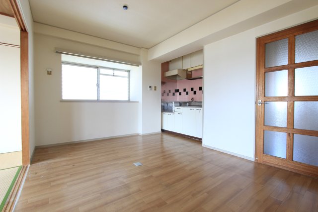 居室・リビング　※同タイプの別部屋になります。