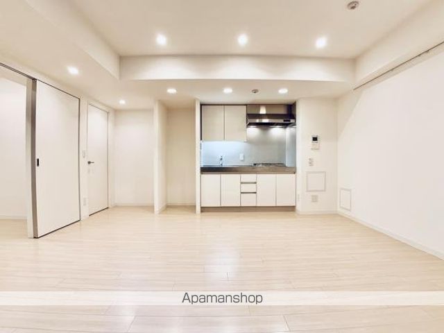 Brillia ist 北沢の居間写真