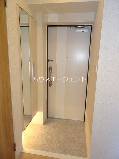 玄関　玄関にはシューズBOXございます