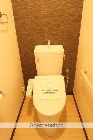 地下鉄東山線 本郷駅 徒歩2分 3階建 築26年のトイレ写真