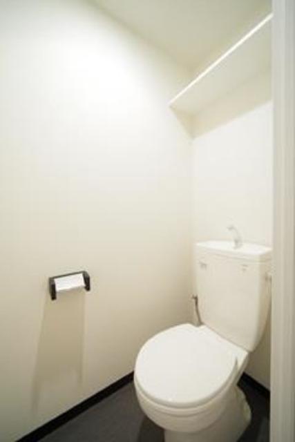 トイレ　※写真は同タイプ住戸です。
