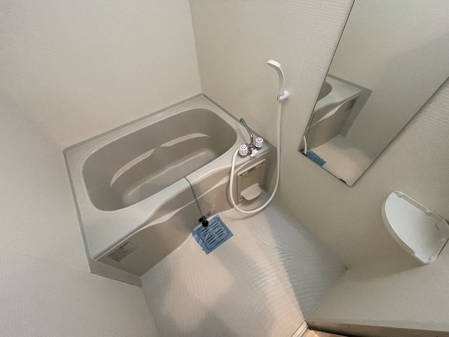 バス・シャワールーム　コンパクトで使いやすいお風呂です