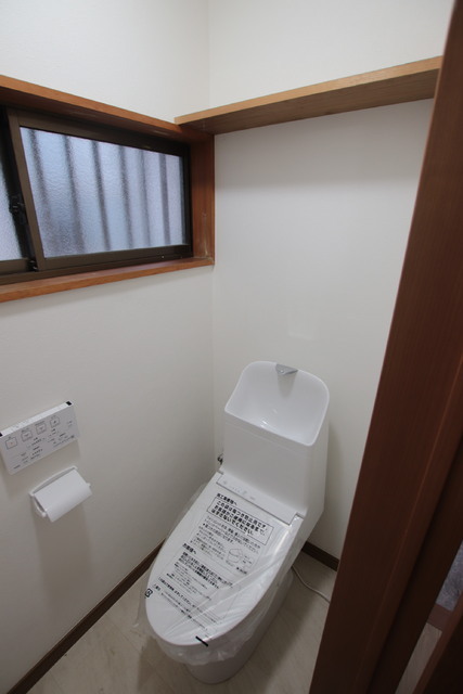 トイレ　トイレは快適な温水洗浄便座です♪