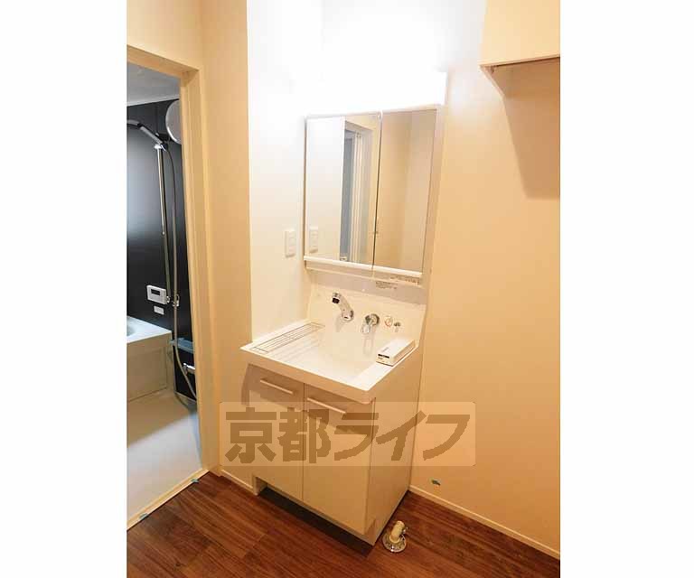 洗面設備　嬉しい独立洗面所です