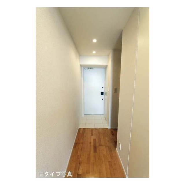 玄関　同タイプ写真　※現況優先