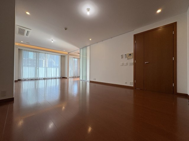 麻布第一マンションズの居間写真