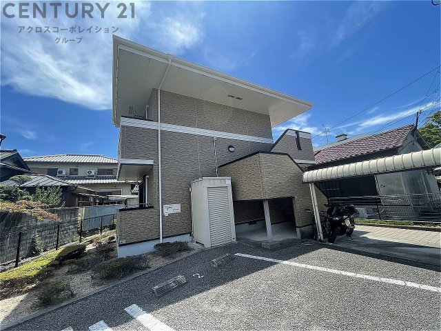 建物外観　防犯カメラ付きで安心です♪