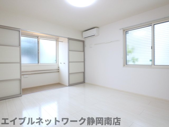 その他設備　ゆったりとした居間です