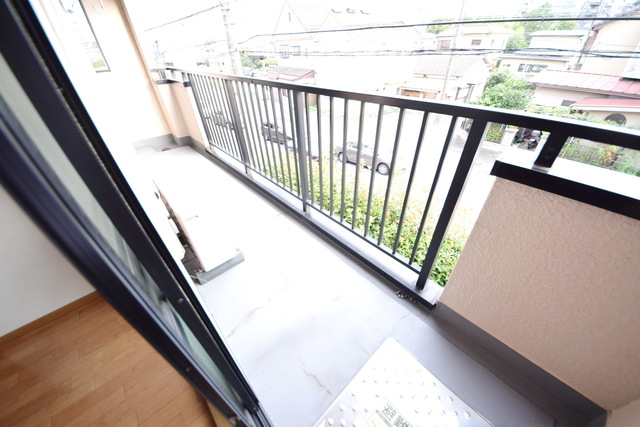 バルコニー　～今日は朝からお洗濯～別号室参考写真