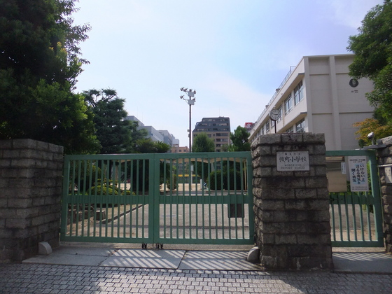 【幟町熊本ビルの小学校】