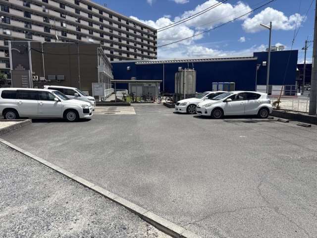 駐車場　エントランス