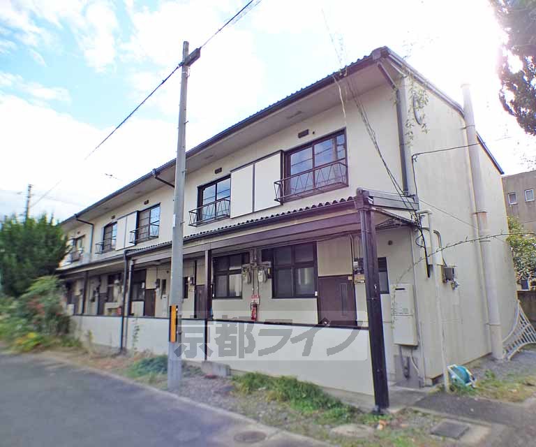 京都市左京区山端川端町のアパートの建物外観