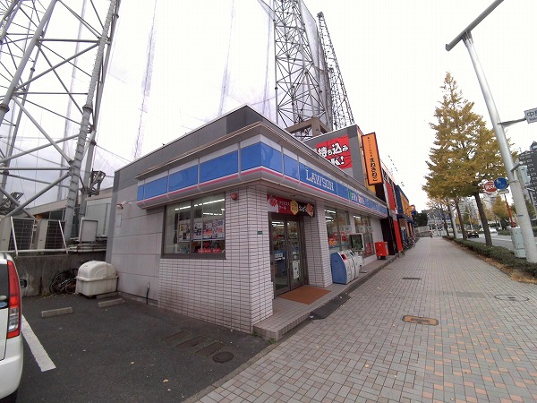 コンビニ　ローソン小倉中島1丁目店（コンビニ）まで209m