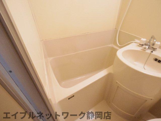 【静岡市葵区上石町のマンションのバス・シャワールーム】