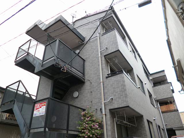 荒川区町屋のマンションの建物外観