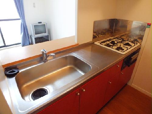 キッチン　３口ガスコンロ、カウンターキッチン