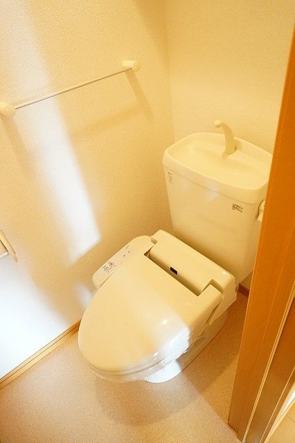 【高松市国分寺町福家のアパートのトイレ】