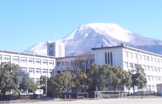 【米原市村居田のアパートの高校・高専】