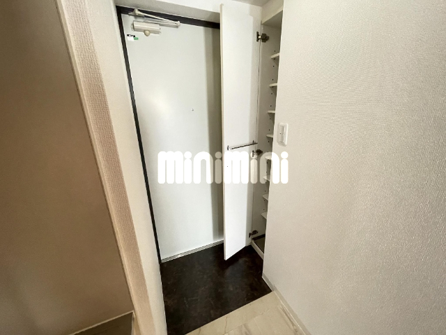 玄関　シューズボックス付きです