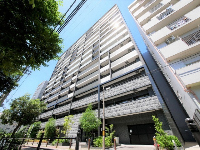 プレサンス新大阪ザ・シティの建物外観