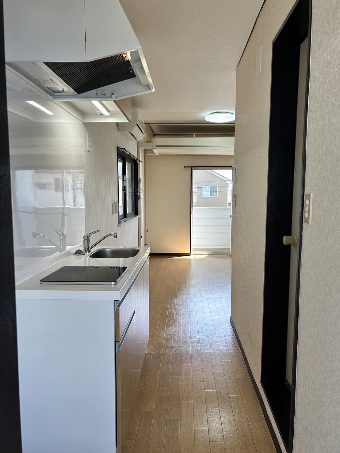 キッチン　同間取201号室の写真です