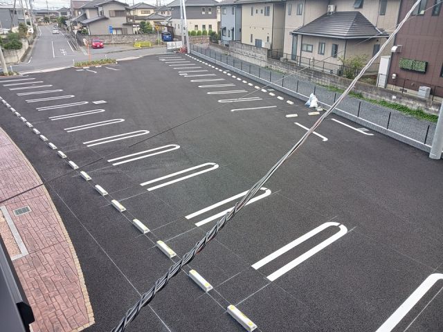 【ハイビスカスＡの駐車場】