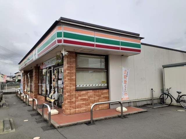 【水戸市吉沢町のマンションのコンビニ】