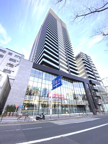 千葉市中央区中央のマンションの建物外観