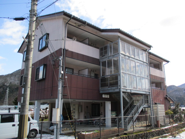 小山ハイツの建物外観