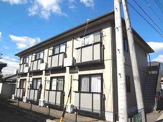 松本市大字大村のアパートの建物外観