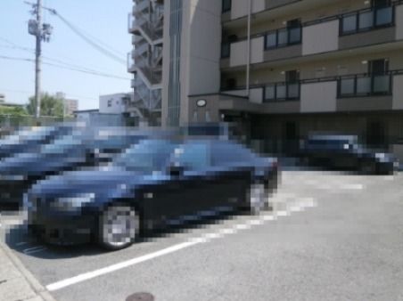 【姫路市三左衛門堀西の町のマンションの駐車場】