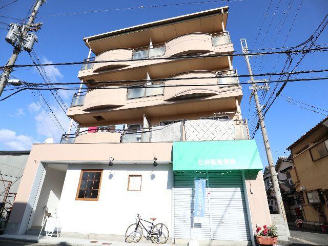 【奈良市神殿町のマンションの建物外観】