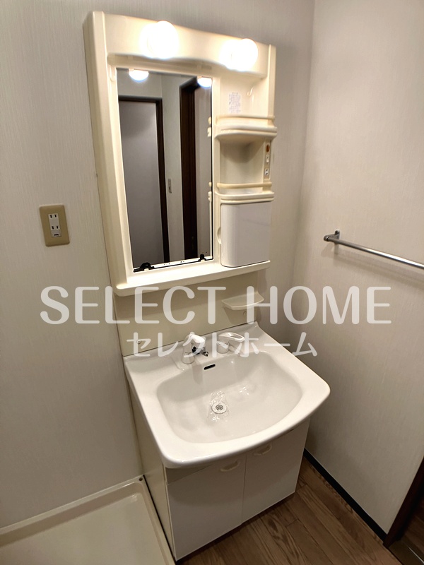 洗面設備　独立洗面台です