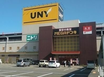 【美濃加茂市御門町のアパートのショッピングセンター】