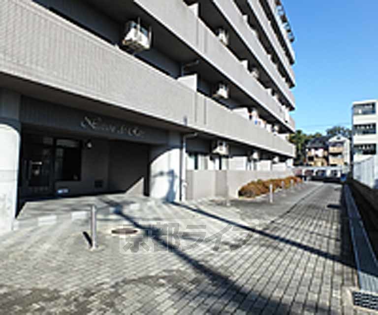 【京都市西京区大枝沓掛町のマンションのロビー】