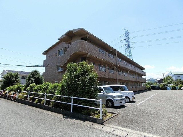 【富士市一色のマンションの駐車場】