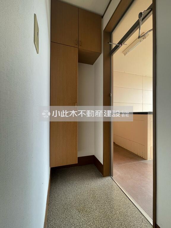 フェニックス III 202の玄関写真