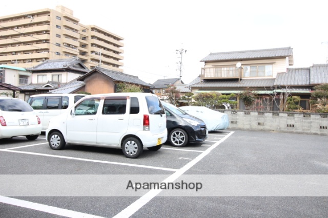 駐車場　エントランス