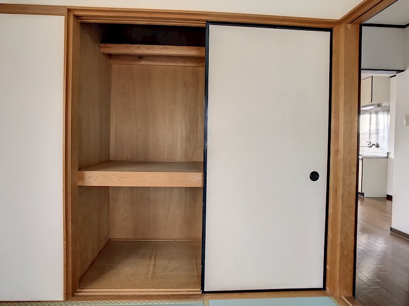 収納　別部屋の写真になります。現状と異なります