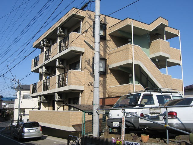 【岸田マンションの建物外観】